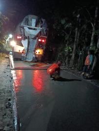 PELAKSANAAN KEGIATAN COR RABBAT BETON FULL BLOK DARI PUPR PROVINSI DIY DI KALURAHAN KARANGMOJO